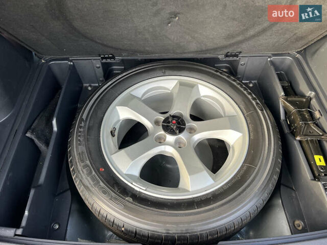 Серый Киа Sportage, объемом двигателя 1.99 л и пробегом 270 тыс. км за 9000 $, фото 24 на Automoto.ua