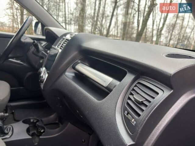 Серый Киа Sportage, объемом двигателя 2 л и пробегом 165 тыс. км за 7490 $, фото 24 на Automoto.ua