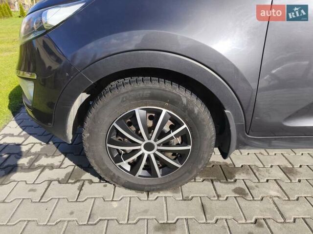 Серый Киа Sportage, объемом двигателя 2 л и пробегом 218 тыс. км за 11500 $, фото 21 на Automoto.ua