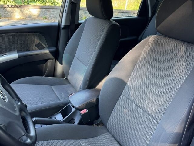 Серый Киа Sportage, объемом двигателя 2 л и пробегом 206 тыс. км за 8900 $, фото 9 на Automoto.ua