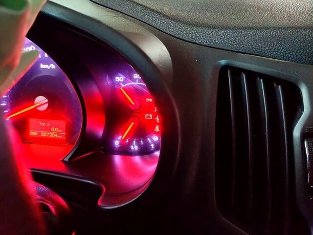 Серый Киа Sportage, объемом двигателя 2 л и пробегом 207 тыс. км за 5000 $, фото 12 на Automoto.ua