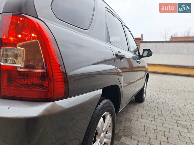Серый Киа Sportage, объемом двигателя 2 л и пробегом 162 тыс. км за 8350 $, фото 7 на Automoto.ua