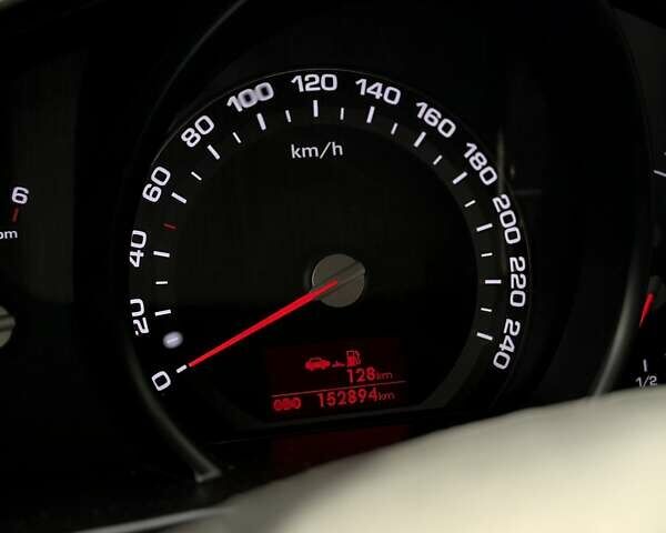 Серый Киа Sportage, объемом двигателя 2 л и пробегом 158 тыс. км за 12000 $, фото 2 на Automoto.ua