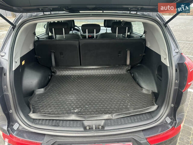 Серый Киа Sportage, объемом двигателя 1.6 л и пробегом 224 тыс. км за 10250 $, фото 10 на Automoto.ua