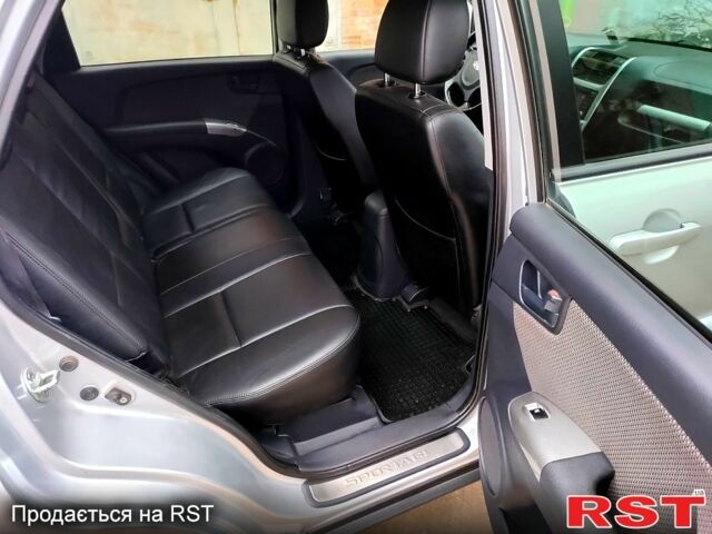 Серый Киа Sportage, объемом двигателя 2 л и пробегом 250 тыс. км за 8250 $, фото 10 на Automoto.ua