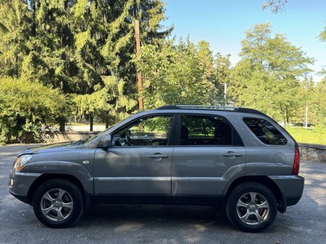 Серый Киа Sportage, объемом двигателя 2 л и пробегом 206 тыс. км за 8900 $, фото 4 на Automoto.ua