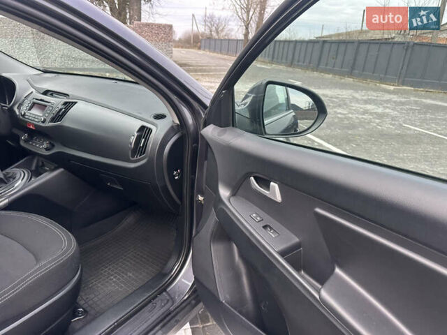 Серый Киа Sportage, объемом двигателя 1.6 л и пробегом 224 тыс. км за 10250 $, фото 17 на Automoto.ua