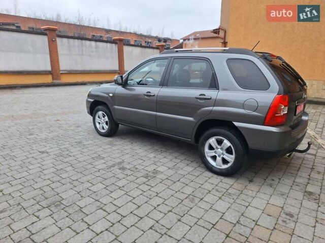 Серый Киа Sportage, объемом двигателя 2 л и пробегом 162 тыс. км за 8350 $, фото 4 на Automoto.ua