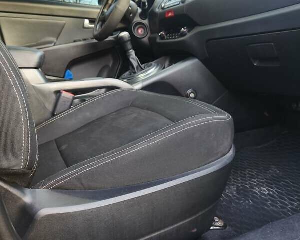 Серый Киа Sportage, объемом двигателя 2 л и пробегом 218 тыс. км за 11500 $, фото 13 на Automoto.ua
