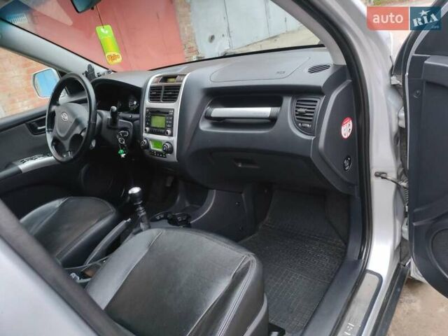 Серый Киа Sportage, объемом двигателя 1.99 л и пробегом 268 тыс. км за 8250 $, фото 13 на Automoto.ua