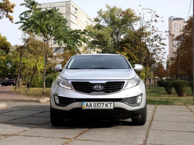 Серый Киа Sportage, объемом двигателя 2 л и пробегом 230 тыс. км за 12800 $, фото 1 на Automoto.ua