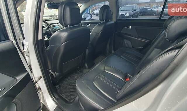 Серый Киа Sportage, объемом двигателя 2 л и пробегом 198 тыс. км за 13500 $, фото 10 на Automoto.ua