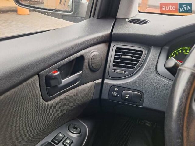 Серый Киа Sportage, объемом двигателя 2 л и пробегом 162 тыс. км за 8350 $, фото 16 на Automoto.ua