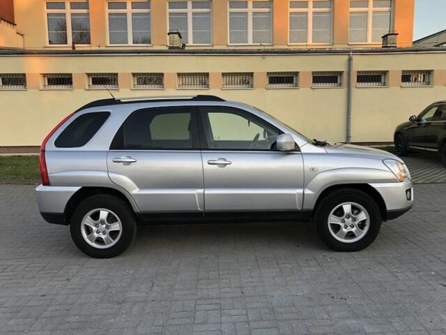 Серый Киа Sportage, объемом двигателя 2 л и пробегом 133 тыс. км за 2399 $, фото 7 на Automoto.ua