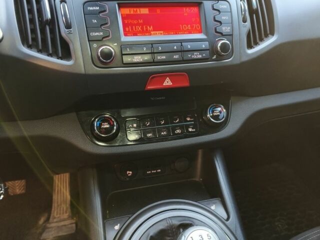 Серый Киа Sportage, объемом двигателя 2 л и пробегом 218 тыс. км за 11500 $, фото 4 на Automoto.ua