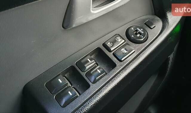 Серый Киа Sportage, объемом двигателя 2 л и пробегом 198 тыс. км за 13500 $, фото 29 на Automoto.ua