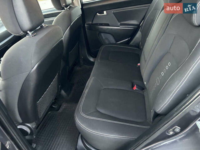 Серый Киа Sportage, объемом двигателя 1.7 л и пробегом 231 тыс. км за 11500 $, фото 8 на Automoto.ua