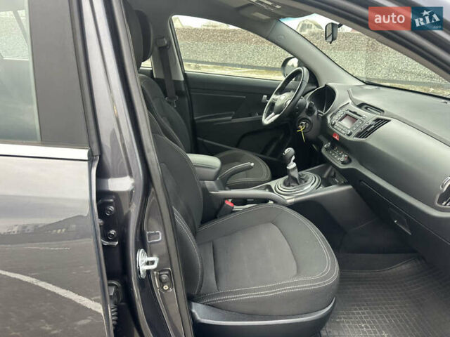 Серый Киа Sportage, объемом двигателя 1.6 л и пробегом 224 тыс. км за 10250 $, фото 16 на Automoto.ua
