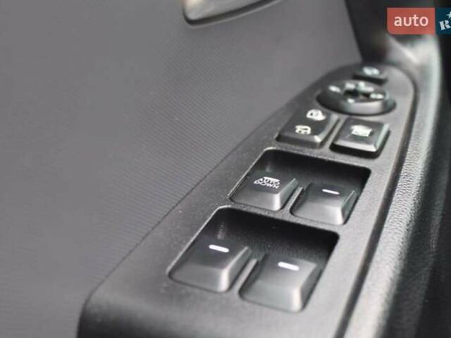 Серый Киа Sportage, объемом двигателя 2 л и пробегом 162 тыс. км за 12500 $, фото 9 на Automoto.ua