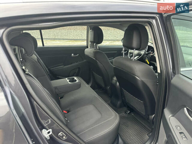 Серый Киа Sportage, объемом двигателя 1.6 л и пробегом 224 тыс. км за 10250 $, фото 12 на Automoto.ua