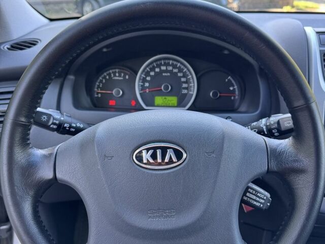 Серый Киа Sportage, объемом двигателя 2 л и пробегом 206 тыс. км за 8900 $, фото 11 на Automoto.ua