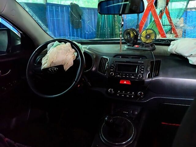 Серый Киа Sportage, объемом двигателя 2 л и пробегом 207 тыс. км за 5000 $, фото 9 на Automoto.ua