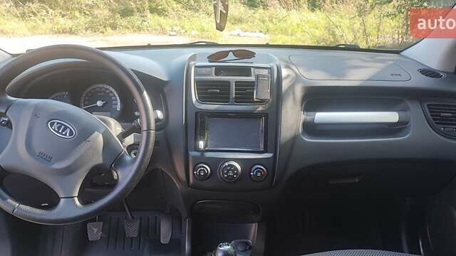 Сірий Кіа Sportage, об'ємом двигуна 1.98 л та пробігом 163 тис. км за 9400 $, фото 12 на Automoto.ua