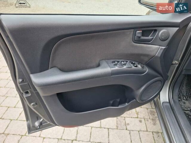 Серый Киа Sportage, объемом двигателя 2 л и пробегом 162 тыс. км за 8350 $, фото 17 на Automoto.ua
