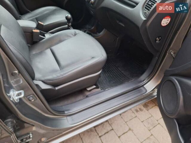 Серый Киа Sportage, объемом двигателя 2 л и пробегом 162 тыс. км за 8350 $, фото 19 на Automoto.ua