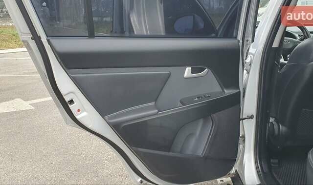 Серый Киа Sportage, объемом двигателя 2 л и пробегом 198 тыс. км за 13500 $, фото 15 на Automoto.ua