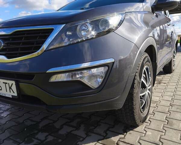 Серый Киа Sportage, объемом двигателя 2 л и пробегом 218 тыс. км за 11500 $, фото 4 на Automoto.ua