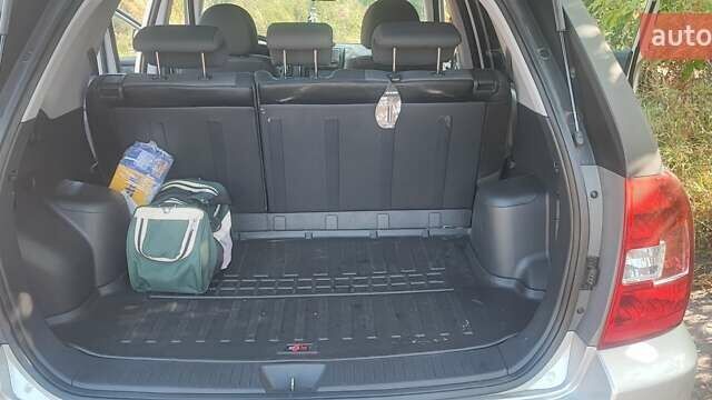 Сірий Кіа Sportage, об'ємом двигуна 1.98 л та пробігом 163 тис. км за 9400 $, фото 11 на Automoto.ua