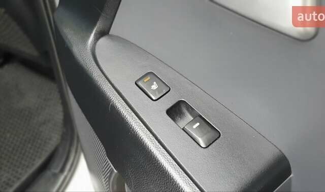 Серый Киа Sportage, объемом двигателя 2 л и пробегом 198 тыс. км за 13500 $, фото 28 на Automoto.ua