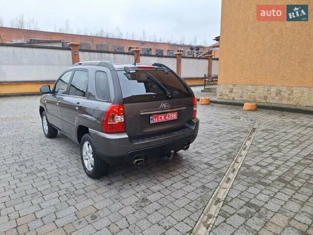 Серый Киа Sportage, объемом двигателя 2 л и пробегом 162 тыс. км за 8350 $, фото 5 на Automoto.ua
