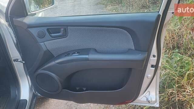 Сірий Кіа Sportage, об'ємом двигуна 1.98 л та пробігом 163 тис. км за 9400 $, фото 10 на Automoto.ua