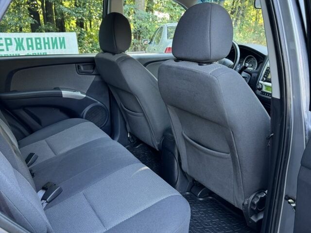 Серый Киа Sportage, объемом двигателя 2 л и пробегом 206 тыс. км за 8900 $, фото 18 на Automoto.ua