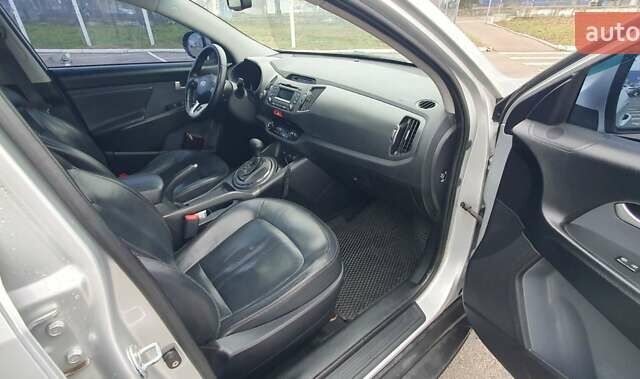 Серый Киа Sportage, объемом двигателя 2 л и пробегом 198 тыс. км за 13500 $, фото 9 на Automoto.ua