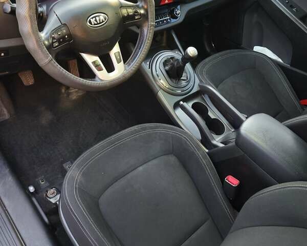 Серый Киа Sportage, объемом двигателя 2 л и пробегом 218 тыс. км за 11500 $, фото 10 на Automoto.ua