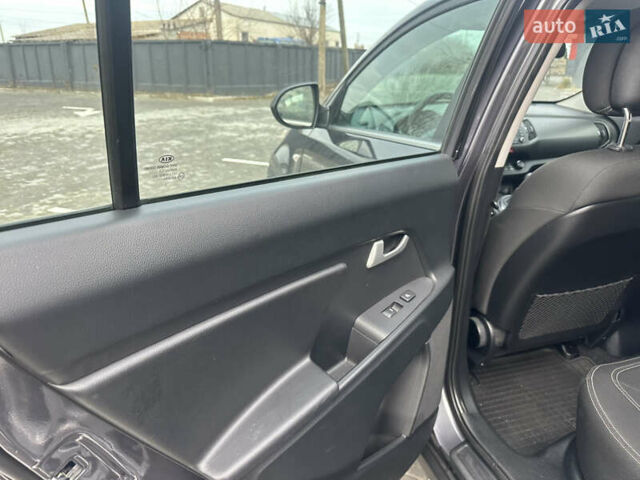 Серый Киа Sportage, объемом двигателя 1.6 л и пробегом 224 тыс. км за 10250 $, фото 13 на Automoto.ua