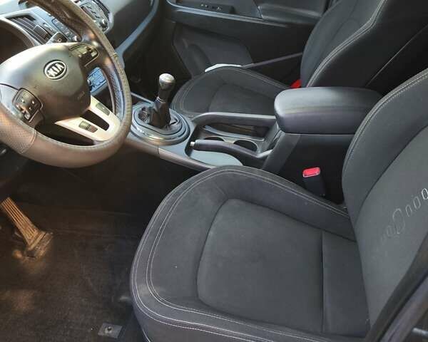 Серый Киа Sportage, объемом двигателя 2 л и пробегом 218 тыс. км за 11500 $, фото 11 на Automoto.ua