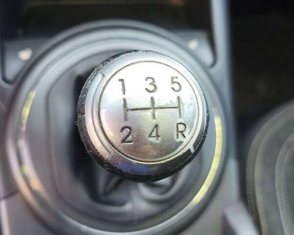 Серый Киа Sportage, объемом двигателя 2 л и пробегом 218 тыс. км за 11500 $, фото 12 на Automoto.ua