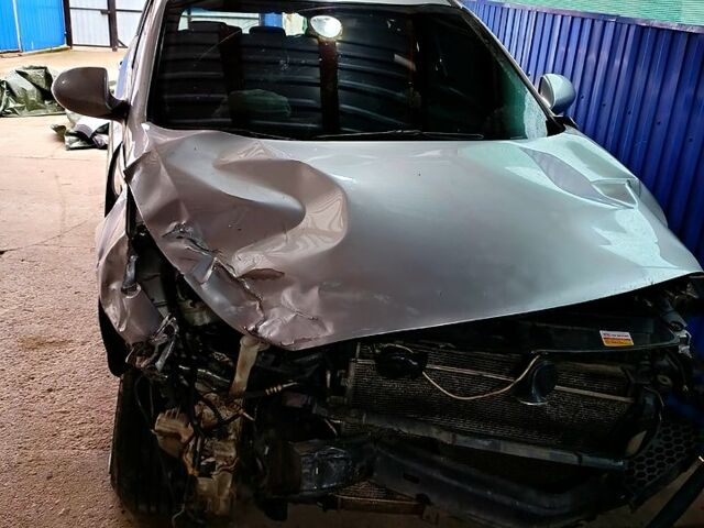 Серый Киа Sportage, объемом двигателя 2 л и пробегом 207 тыс. км за 5000 $, фото 3 на Automoto.ua