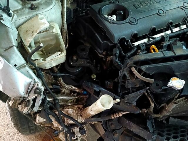 Серый Киа Sportage, объемом двигателя 2 л и пробегом 207 тыс. км за 5000 $, фото 1 на Automoto.ua