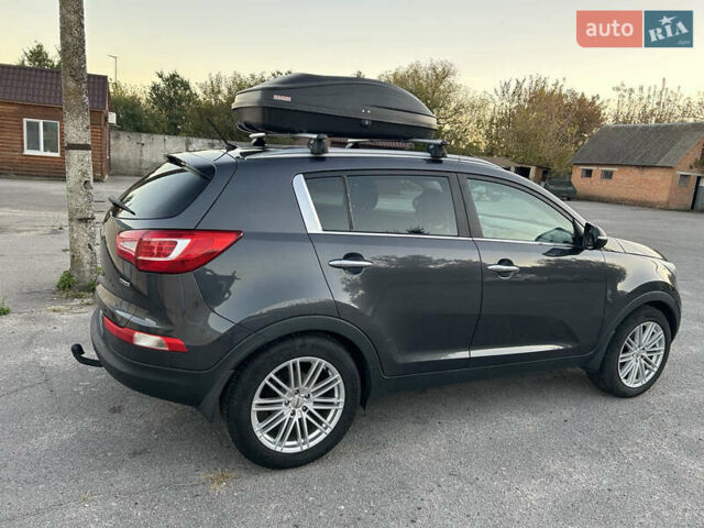 Серый Киа Sportage, объемом двигателя 1.7 л и пробегом 231 тыс. км за 11500 $, фото 2 на Automoto.ua