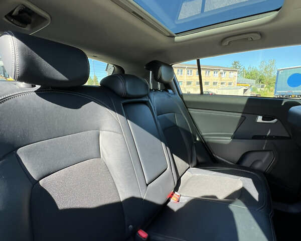 Сірий Кіа Sportage, об'ємом двигуна 2 л та пробігом 165 тис. км за 13900 $, фото 16 на Automoto.ua