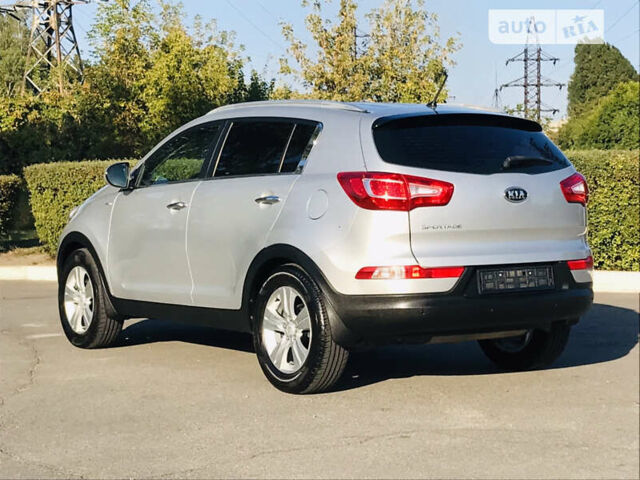 Сірий Кіа Sportage, об'ємом двигуна 2 л та пробігом 89 тис. км за 12950 $, фото 28 на Automoto.ua