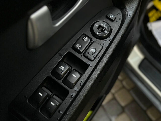 Серый Киа Sportage, объемом двигателя 1.7 л и пробегом 311 тыс. км за 12490 $, фото 9 на Automoto.ua