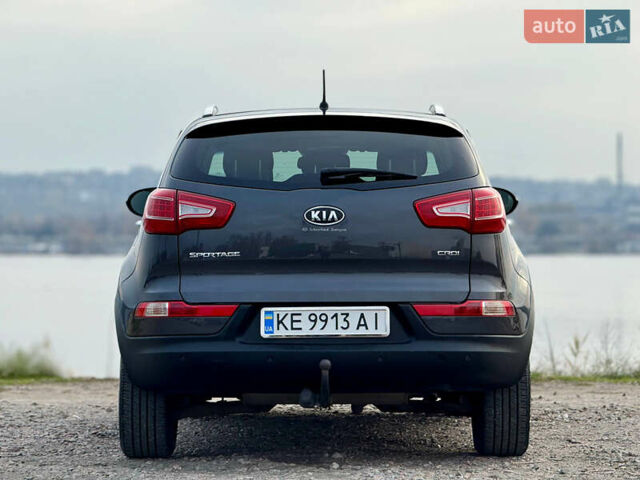 Серый Киа Sportage, объемом двигателя 2 л и пробегом 235 тыс. км за 12500 $, фото 4 на Automoto.ua