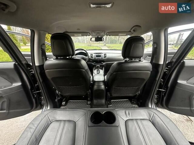 Сірий Кіа Sportage, об'ємом двигуна 2 л та пробігом 159 тис. км за 13499 $, фото 30 на Automoto.ua