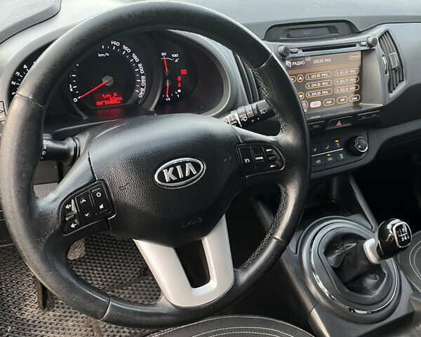 Серый Киа Sportage, объемом двигателя 1.69 л и пробегом 244 тыс. км за 11700 $, фото 5 на Automoto.ua